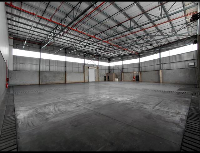 927M² WAREHOUSE TO LET IN POMONA